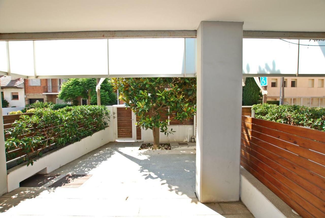 Blue Fridge Apartmen - Blue Fridge Apartmen - Ideal For Couples, Near Beach And Well Connected Vilassar De Mar Exterior foto