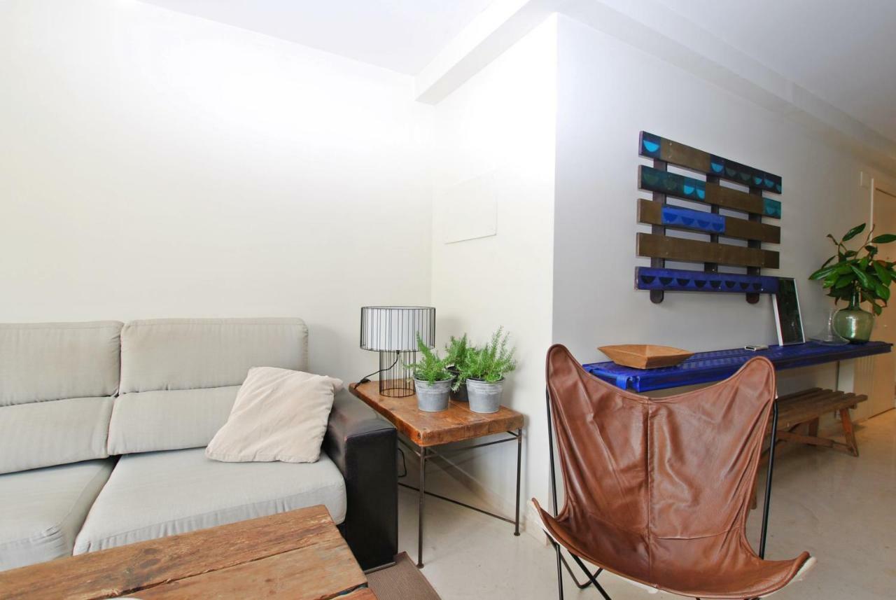 Blue Fridge Apartmen - Blue Fridge Apartmen - Ideal For Couples, Near Beach And Well Connected Vilassar De Mar Exterior foto